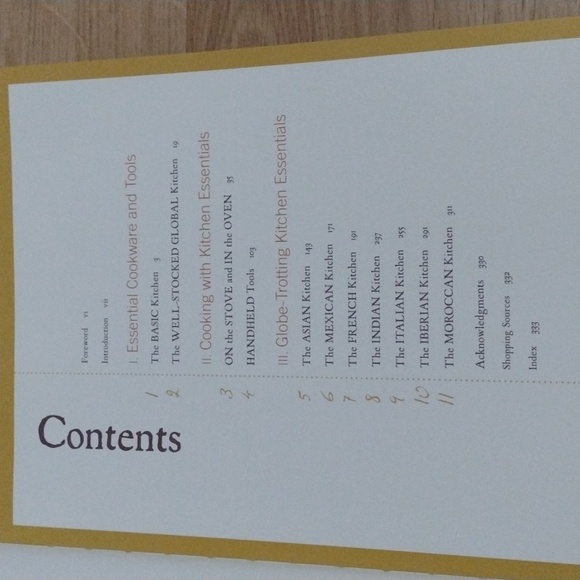 Things Cooks Love Sur La Table Hardcover 2008  Author Marie Simmons - Picture 4 of 4